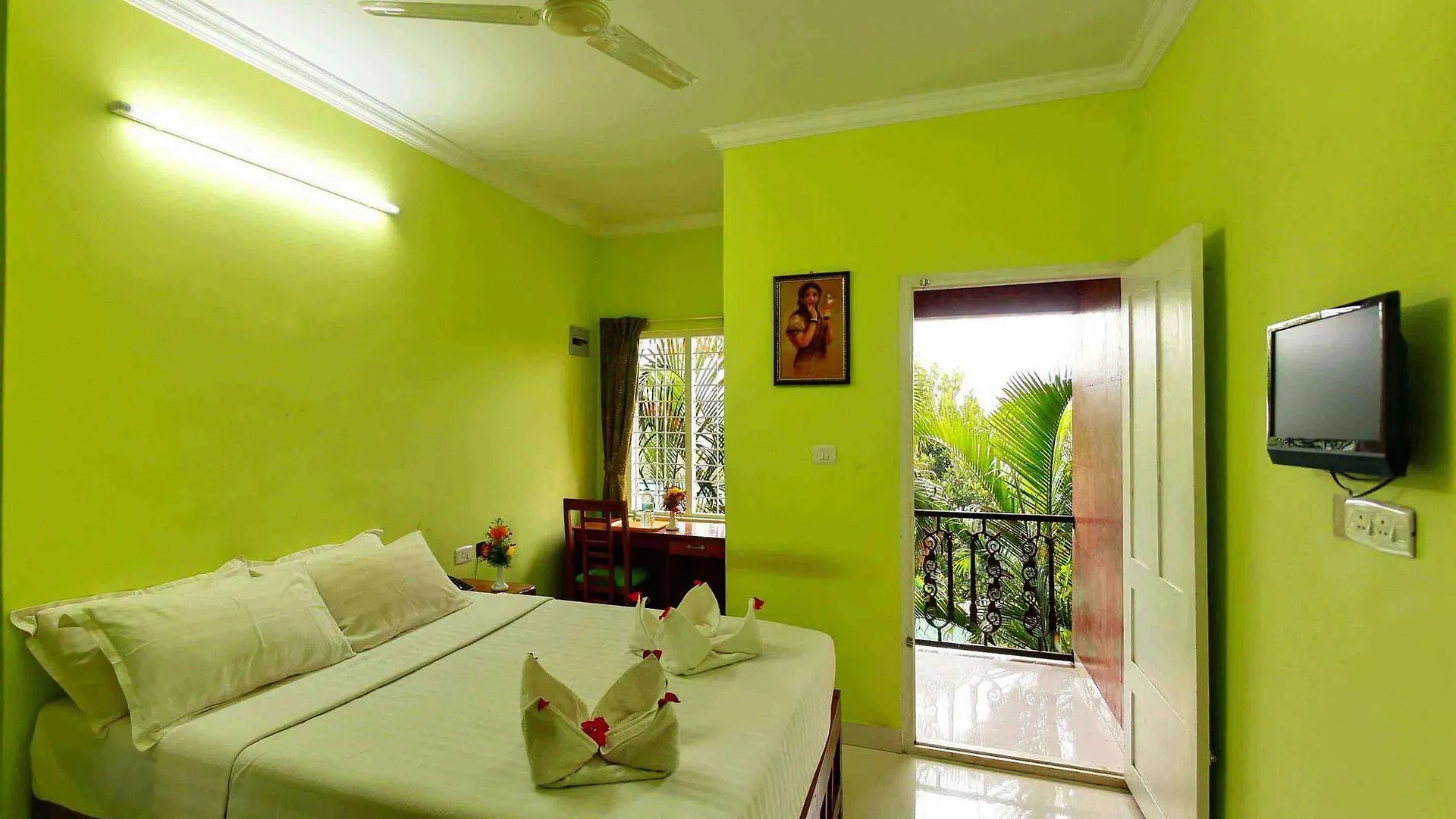 Emarald Wyte Mist Hotel Munnar Resort